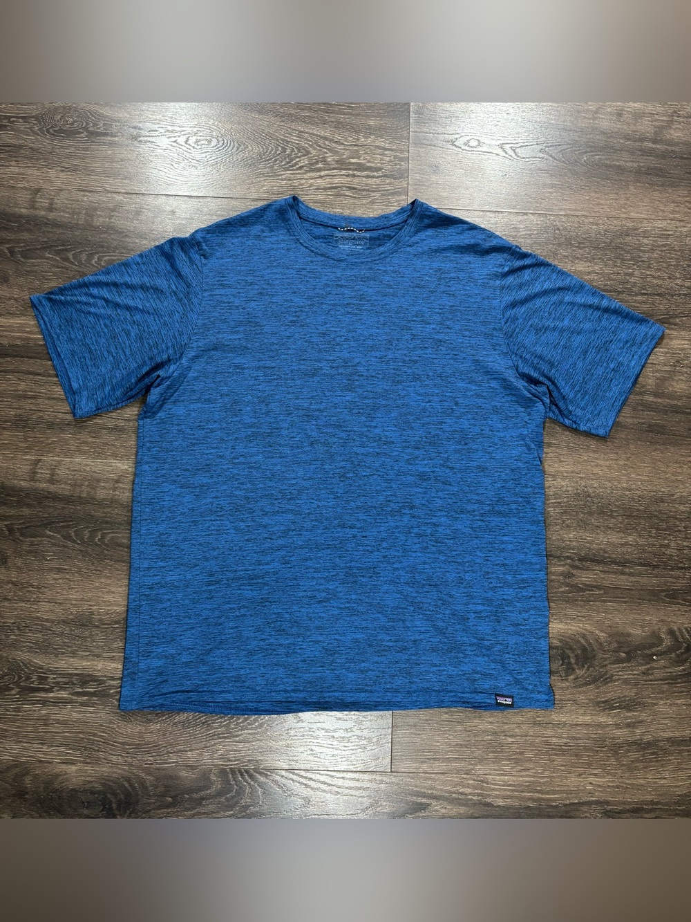 Patagonia Men's Blue Crew Neck T-Shirt Size Large